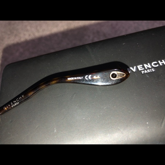 Authentic Givenchy sunglasses 😎 - Picture 7 of 10